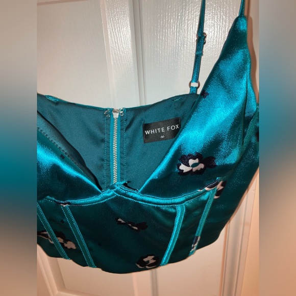 White fox boutique crop top - Picture 2 of 3